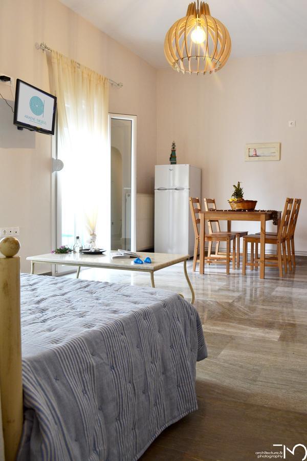 Ariadne & Theseus Apartments Naxos City Экстерьер фото